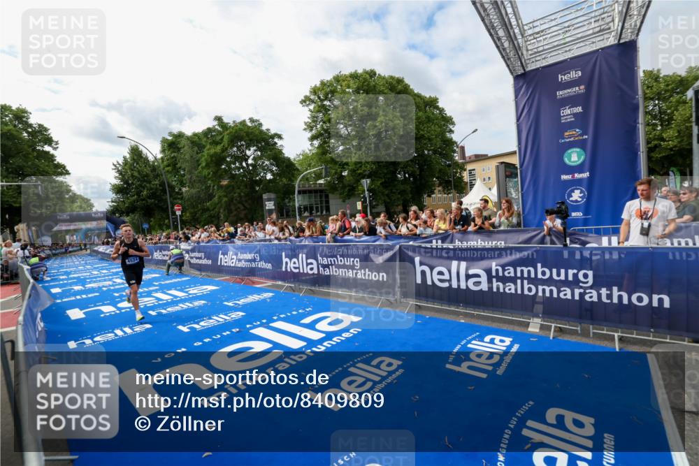 29.06.2025 - hella hamburg halbmarathon Zöllner http://msf.ph/oto/8409809 29.06.2025 10:19:53 Ziel 4524 meine-sportfotos.de