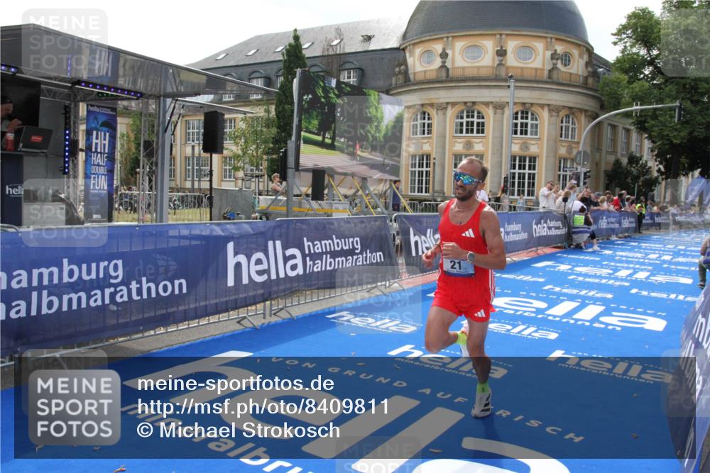 29.06.2025 - hella hamburg halbmarathon Michael Strokosch http://msf.ph/oto/8409811 29.06.2025 10:05:14 Ziel 21, 20052, 20518 meine-sportfotos.de