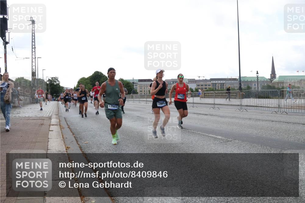 29.06.2025 - hella hamburg halbmarathon Lena Gebhardt http://msf.ph/oto/8409846 29.06.2025 10:04:20 Lombardsbrücke 18199, 12004, 12005, 17437, 1032, 1213, 1355, 1377, 1674, 2011, 2852, 2979, 3488, 3994, 4095, 4146, 4488, 4587, 5058, 5354, 5363, 5365, 5613, 5976, 6142, 6706, 6709, 7017, 7485, 8177, 8217, 8421, 8422, 8423, 8469, 9489, 9526, 9899, 10213, 10756, 10962, 11511, 11582, 11614, 12004, 12005, 12336, 12653, 12924, 12998, 13173, 13583, 13625, 14340, 14436, 14917, 15520, 15525, 15678, 16099, 16113, 16128, 16145, 16753, 16989, 17071, 17098, 17113, 17434, 17437 meine-sportfotos.de