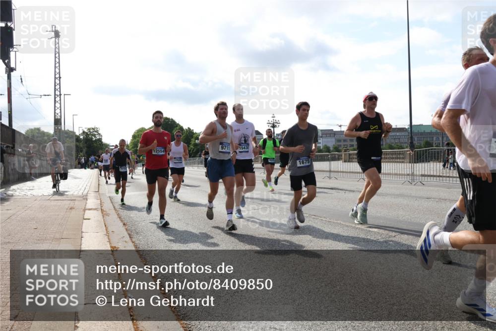 29.06.2025 - hella hamburg halbmarathon Lena Gebhardt http://msf.ph/oto/8409850 29.06.2025 09:50:08 Lombardsbrücke 12554, 17620, 9711, 15435, 1675, 1343, 1445, 1615, 1675, 1688, 1800, 1803, 1975, 2324, 2415, 2568, 2573, 2826, 2949, 3282, 3332, 3431, 3530, 4303, 4318, 4398, 4425, 4528, 4823, 5248, 5409, 5436, 5791, 5803, 6123, 6682, 6704, 7495, 7774, 7796, 8370, 8450, 8465, 8629, 8925, 9017, 9264, 9265, 9294, 9296, 9302, 9365, 9686, 9711, 9979, 10680, 10894, 11765, 11767, 12292, 12327, 12540, 12554, 12839, 12895, 13141, 13457, 13725, 13800, 14077, 14204, 14374, 14560, 14688 meine-sportfotos.de