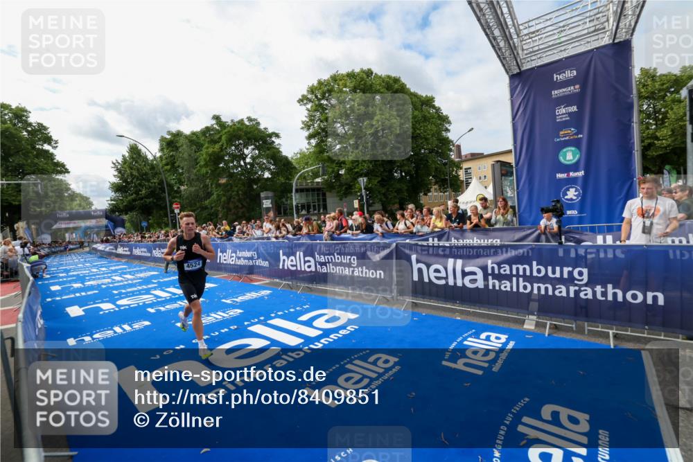29.06.2025 - hella hamburg halbmarathon Zöllner http://msf.ph/oto/8409851 29.06.2025 10:19:53 Ziel 4524 meine-sportfotos.de