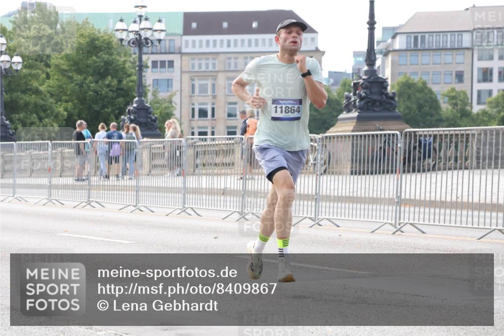 29.06.2025 - hella hamburg halbmarathon Lena Gebhardt http://msf.ph/oto/8409867 29.06.2025 09:38:24 Lombardsbrücke 11864, 3944, 4116, 11409, 11864 meine-sportfotos.de