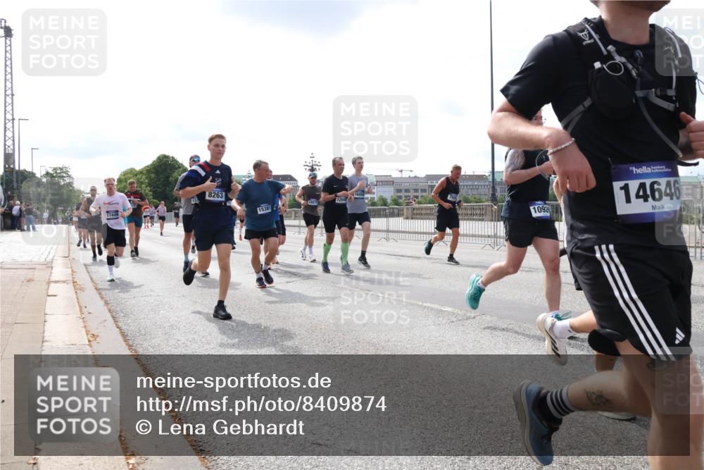 29.06.2025 - hella hamburg halbmarathon Lena Gebhardt http://msf.ph/oto/8409874 29.06.2025 10:16:58 Lombardsbrücke 8263, 155, 16459, 18875, 12640, 17449, 15381, 1092, 14646, 1083, 1117, 1137, 1240, 1298, 1331, 1348, 1356, 1403, 1553, 1602, 1825, 2225, 2347, 2908, 2912, 3088, 3156, 3176, 3210, 3450, 3464, 3466, 3484, 3622, 3687, 4478, 5023, 5036, 5037, 5390, 5929, 5930, 5995, 6126, 6328, 6488, 6522, 6742, 6941, 6948, 7114, 7115, 7158, 7257, 7345, 7358, 7360, 7376, 7924, 7928, 8253, 8263, 8295, 8317, 8513, 8558, 8619, 8707, 8857, 8983, 9091, 9208, 9332, 9492, 9664, 9676, 10076, 10232 meine-sportfotos.de