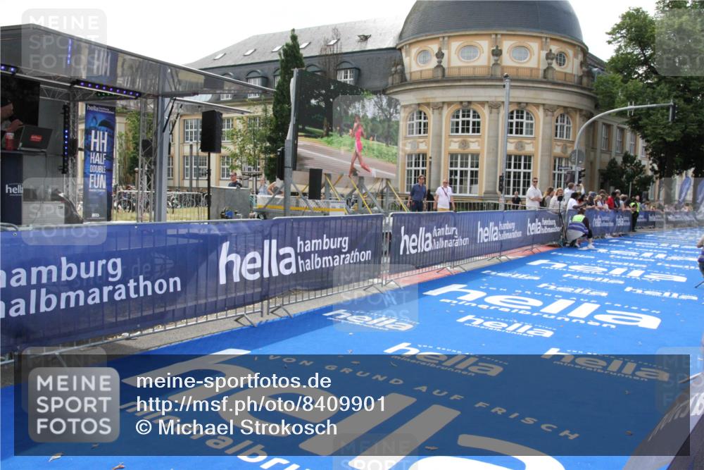 29.06.2025 - hella hamburg halbmarathon Michael Strokosch http://msf.ph/oto/8409901 29.06.2025 10:05:31 Ziel 17 meine-sportfotos.de