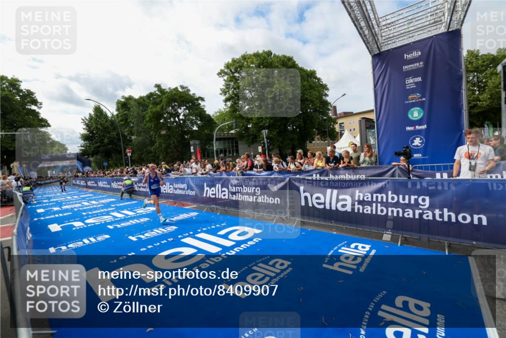 29.06.2025 - hella hamburg halbmarathon Zöllner http://msf.ph/oto/8409907 29.06.2025 10:20:01 Ziel 9255, 14188, 18848 meine-sportfotos.de