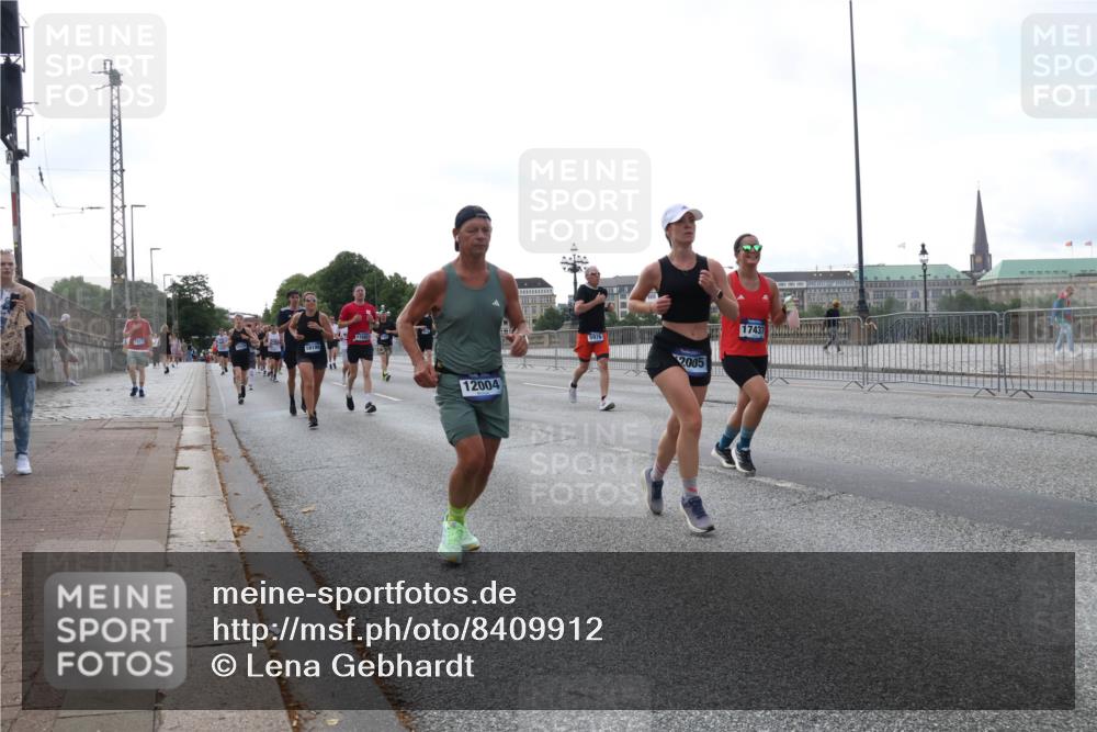 29.06.2025 - hella hamburg halbmarathon Lena Gebhardt http://msf.ph/oto/8409912 29.06.2025 10:04:21 Lombardsbrücke 18199, 12004, 2005, 17437, 1032, 1213, 1355, 1377, 1674, 2011, 2852, 2979, 3488, 3994, 4095, 4146, 4488, 4587, 5058, 5354, 5363, 5365, 5613, 5976, 6142, 6706, 6709, 7017, 7485, 8177, 8217, 8421, 8422, 8423, 8469, 9489, 9526, 9899, 10213, 10756, 10962, 11511, 11582, 11614, 12004, 12005, 12336, 12653, 12924, 12998, 13173, 13583, 13625, 14340, 14436, 14917, 15520, 15525, 15678, 16099, 16128, 16145, 16753, 16989, 17071, 17098, 17113, 17434, 17437 meine-sportfotos.de