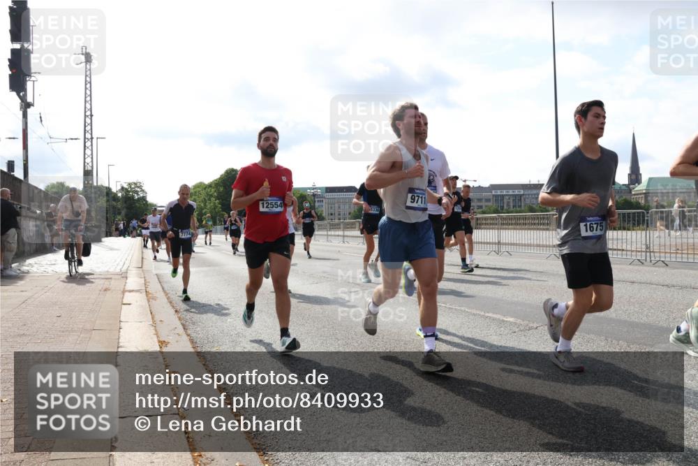 29.06.2025 - hella hamburg halbmarathon Lena Gebhardt http://msf.ph/oto/8409933 29.06.2025 09:50:08 Lombardsbrücke 12554, 5336, 9711, 1254, 1675, 1343, 1445, 1615, 1675, 1688, 1800, 1803, 1975, 2324, 2415, 2568, 2573, 2826, 2949, 3282, 3332, 3431, 3530, 4303, 4318, 4398, 4425, 4528, 4823, 5248, 5409, 5436, 5791, 5803, 6123, 6682, 6704, 7495, 7774, 7796, 8370, 8450, 8465, 8629, 8925, 9017, 9264, 9265, 9294, 9296, 9302, 9365, 9686, 9711, 9979, 10680, 10894, 11765, 11767, 12292, 12327, 12540, 12554, 12839, 12895, 13141, 13457, 13725, 13800, 14077, 14204, 14374, 14560, 14688 meine-sportfotos.de