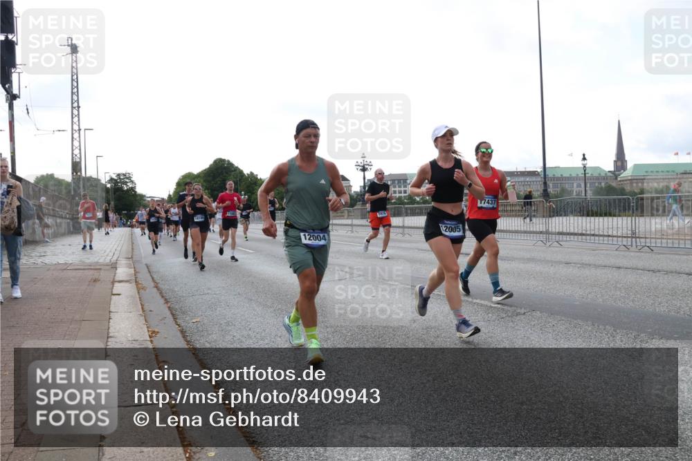 29.06.2025 - hella hamburg halbmarathon Lena Gebhardt http://msf.ph/oto/8409943 29.06.2025 10:04:21 Lombardsbrücke 12004, 5976, 2005, 17437, 1032, 1213, 1355, 1377, 1674, 2011, 2852, 2979, 3488, 3994, 4095, 4146, 4488, 4587, 5058, 5354, 5363, 5365, 5613, 5976, 6142, 6706, 6709, 7017, 7485, 8177, 8217, 8421, 8422, 8423, 8469, 9489, 9526, 9899, 10213, 10756, 10962, 11511, 11582, 11614, 12004, 12005, 12336, 12653, 12924, 12998, 13173, 13583, 13625, 14340, 14436, 14917, 15520, 15525, 15678, 16099, 16128, 16145, 16753, 16989, 17071, 17098, 17113, 17434, 17437 meine-sportfotos.de