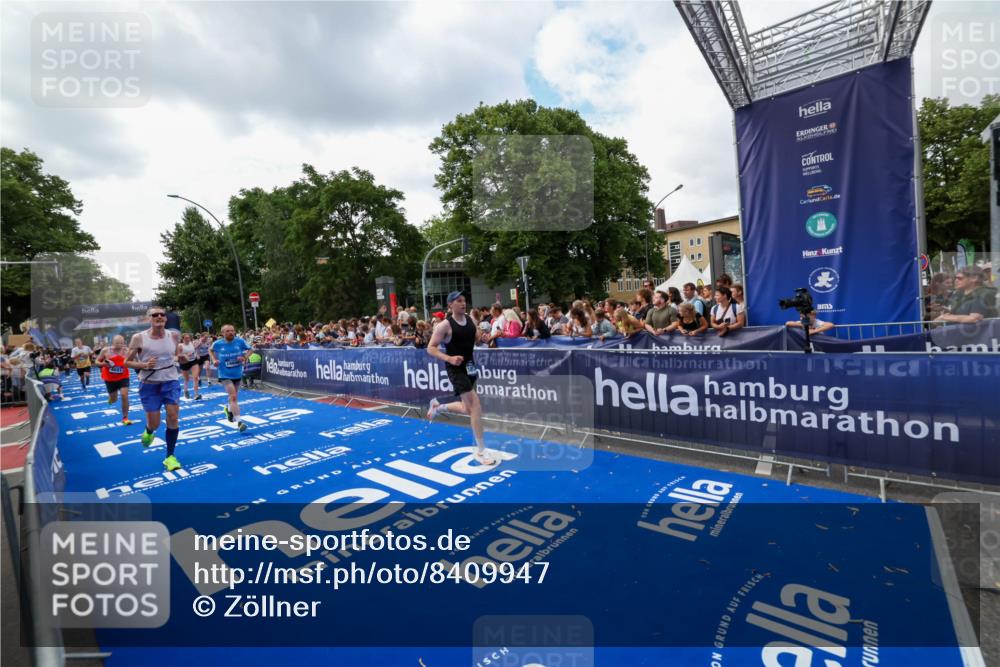 29.06.2025 - hella hamburg halbmarathon Zöllner http://msf.ph/oto/8409947 29.06.2025 10:44:30 Ziel 1057, 1902, 4310, 4691, 7191, 7322, 8928, 12327, 12554, 14464, 14667, 16803, 17729, 18765, 18806 meine-sportfotos.de