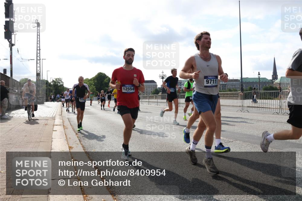 29.06.2025 - hella hamburg halbmarathon Lena Gebhardt http://msf.ph/oto/8409954 29.06.2025 09:50:09 Lombardsbrücke 12554, 15336, 9711, 1343, 1445, 1615, 1675, 1688, 1800, 1803, 1975, 2324, 2415, 2568, 2573, 2826, 2949, 3282, 3332, 3431, 3530, 4303, 4318, 4398, 4425, 4528, 4823, 5248, 5409, 5436, 5791, 5803, 6123, 6649, 6682, 6704, 7495, 7774, 7796, 8370, 8450, 8465, 8629, 8925, 9017, 9264, 9265, 9294, 9296, 9302, 9365, 9711, 9979, 10218, 10680, 10894, 11765, 11767, 12292, 12327, 12540, 12554, 12839, 12895, 13141, 13457, 13725, 13800, 14077, 14204, 14374, 14560, 14688 meine-sportfotos.de