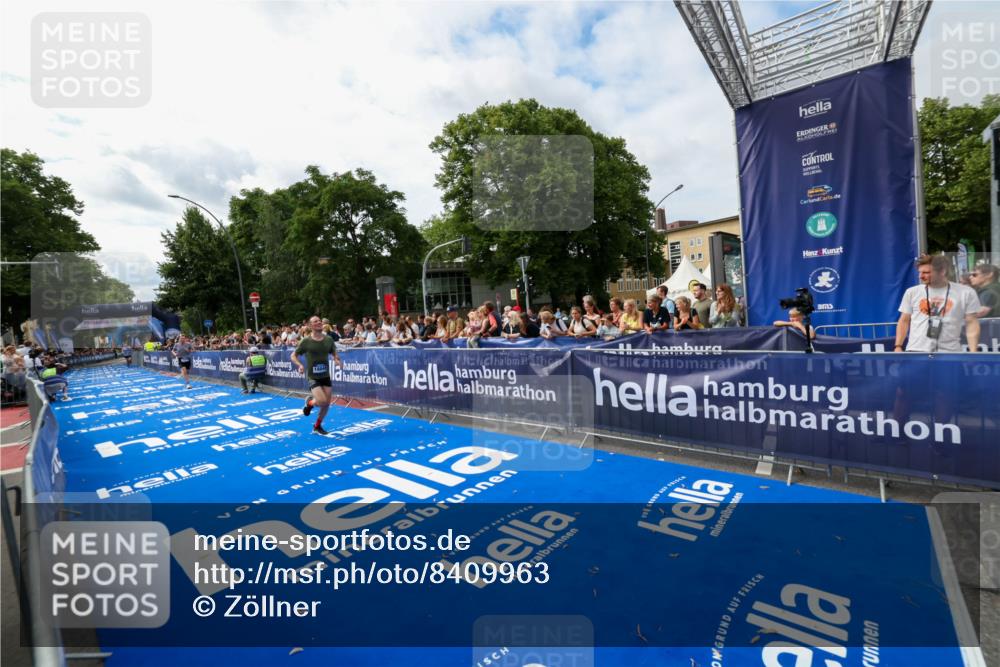29.06.2025 - hella hamburg halbmarathon Zöllner http://msf.ph/oto/8409963 29.06.2025 10:20:05 Ziel 9255, 11829, 18848 meine-sportfotos.de