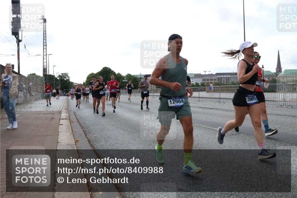 29.06.2025 - hella hamburg halbmarathon Lena Gebhardt http://msf.ph/oto/8409988 29.06.2025 10:04:21 Lombardsbrücke 1819, 11582, 12004, 12015, 1032, 1213, 1355, 1377, 1674, 2011, 2852, 2979, 3488, 3994, 4095, 4146, 4488, 4587, 5058, 5354, 5363, 5365, 5613, 5976, 6142, 6706, 6709, 7017, 7485, 8177, 8217, 8421, 8422, 8423, 8469, 9489, 9526, 9899, 10213, 10756, 10962, 11511, 11582, 11614, 12004, 12005, 12336, 12653, 12924, 12998, 13173, 13583, 13625, 14340, 14436, 14917, 15520, 15525, 15678, 16099, 16128, 16145, 16753, 16989, 17071, 17098, 17113, 17434, 17437 meine-sportfotos.de