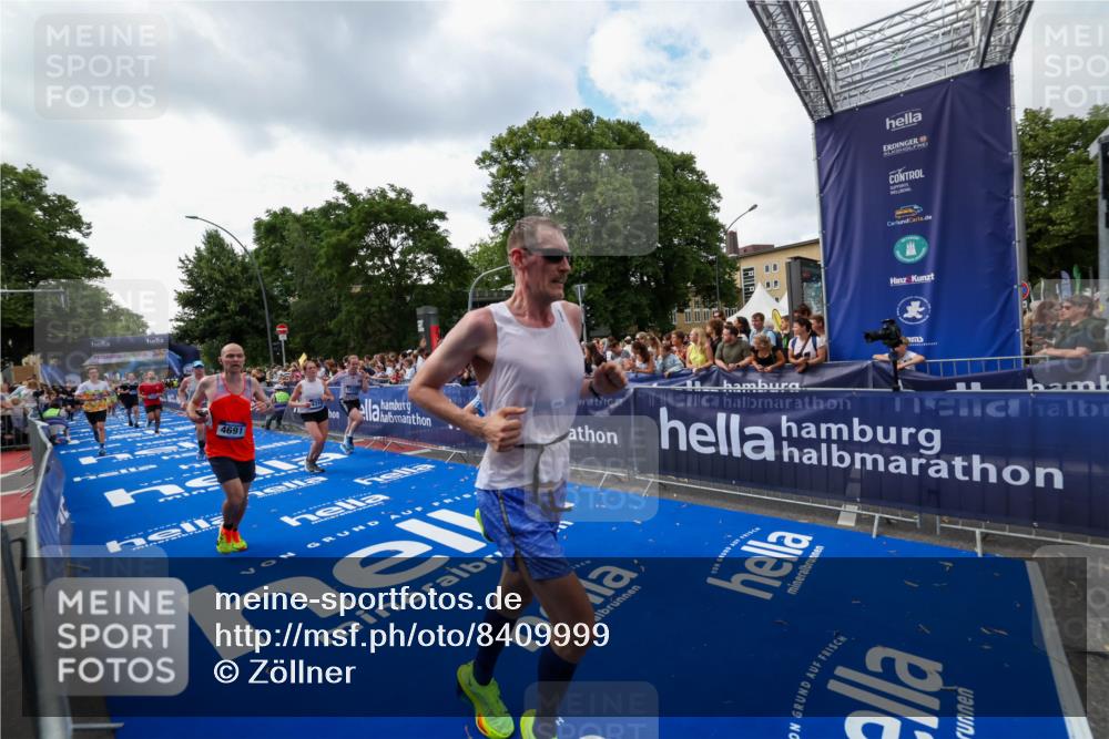 29.06.2025 - hella hamburg halbmarathon Zöllner http://msf.ph/oto/8409999 29.06.2025 10:44:32 Ziel 1057, 3305, 4310, 4691, 7322, 8928, 12327, 12554, 14464, 14667, 15862, 16803, 17097, 17729, 18765, 18806 meine-sportfotos.de