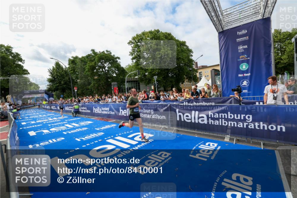 29.06.2025 - hella hamburg halbmarathon Zöllner http://msf.ph/oto/8410001 29.06.2025 10:20:05 Ziel 9255, 11829, 18848 meine-sportfotos.de