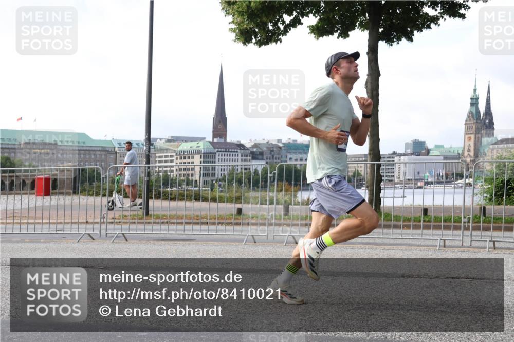 29.06.2025 - hella hamburg halbmarathon Lena Gebhardt http://msf.ph/oto/8410021 29.06.2025 09:38:26 Lombardsbrücke 4116, 11409, 11864 meine-sportfotos.de