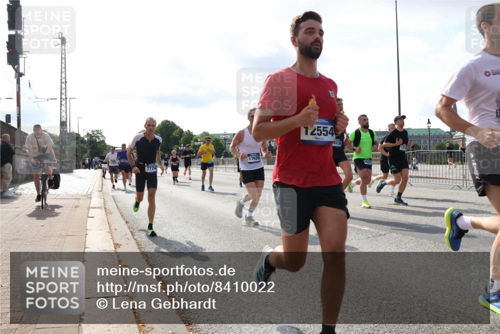 29.06.2025 - hella hamburg halbmarathon Lena Gebhardt http://msf.ph/oto/8410022 29.06.2025 09:50:09 Lombardsbrücke 7774, 17620, 12554, 5336, 15521, 1343, 1445, 1615, 1675, 1688, 1800, 1803, 1975, 2324, 2415, 2568, 2573, 2826, 2949, 3282, 3332, 3431, 3530, 4303, 4318, 4398, 4425, 4528, 4823, 5248, 5409, 5436, 5791, 5803, 6123, 6649, 6682, 6704, 7495, 7774, 7796, 8370, 8450, 8465, 8629, 8925, 9017, 9264, 9265, 9294, 9296, 9302, 9365, 9711, 9979, 10218, 10680, 10894, 11765, 11767, 12292, 12327, 12540, 12554, 12839, 12895, 13141, 13457, 13725, 13800, 14077, 14204, 14374, 14560, 14688 meine-sportfotos.de