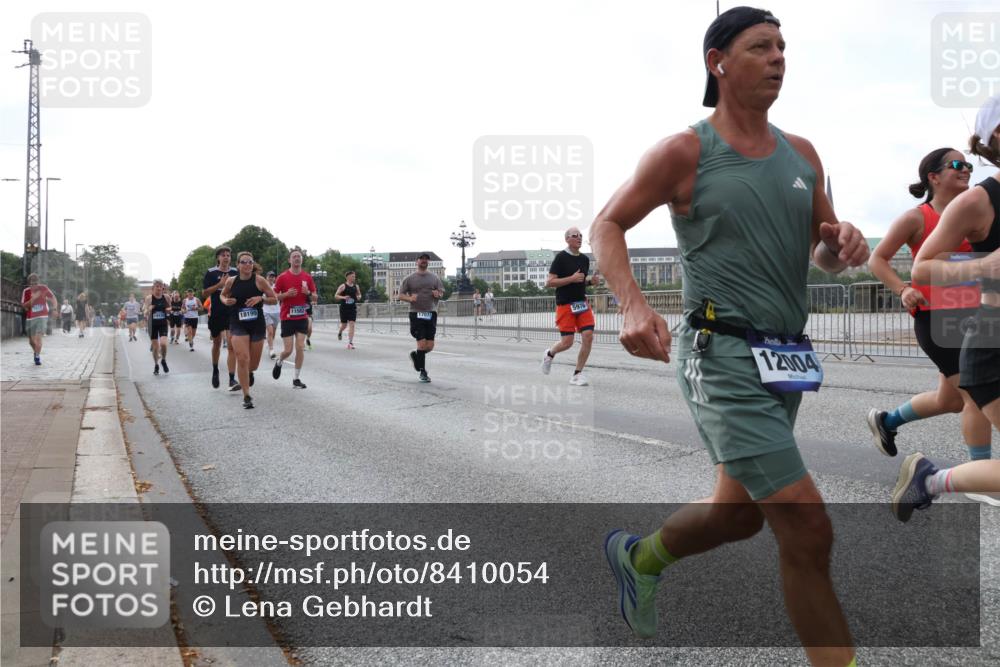 29.06.2025 - hella hamburg halbmarathon Lena Gebhardt http://msf.ph/oto/8410054 29.06.2025 10:04:21 Lombardsbrücke 18199, 11582, 17071, 12004, 1032, 1213, 1355, 1377, 1674, 2011, 2852, 2979, 3488, 3994, 4095, 4146, 4488, 4587, 5058, 5354, 5363, 5365, 5613, 5976, 6142, 6706, 6709, 7017, 7485, 8177, 8217, 8421, 8422, 8423, 8469, 9489, 9526, 9899, 10213, 10756, 10962, 11511, 11582, 11614, 12004, 12005, 12336, 12653, 12924, 12998, 13173, 13583, 13625, 14340, 14436, 14917, 15520, 15525, 15678, 16099, 16128, 16145, 16753, 16989, 17071, 17098, 17113, 17434, 17437 meine-sportfotos.de