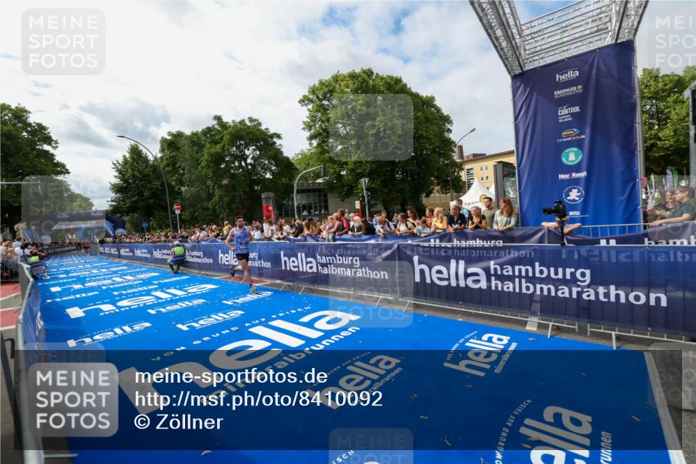 29.06.2025 - hella hamburg halbmarathon Zöllner http://msf.ph/oto/8410092 29.06.2025 10:20:11 Ziel 11829 meine-sportfotos.de
