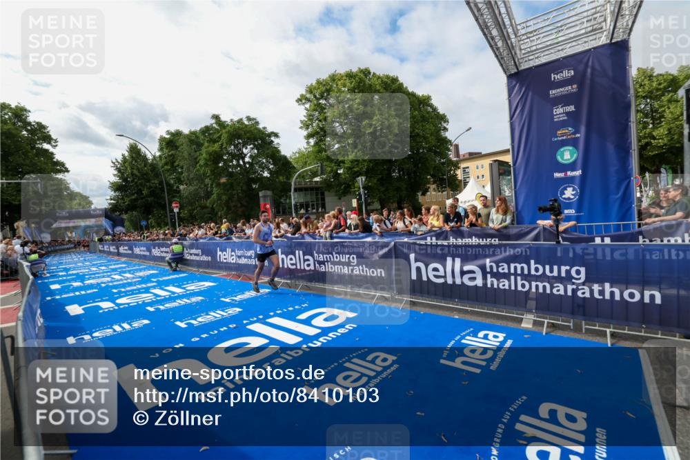 29.06.2025 - hella hamburg halbmarathon Zöllner http://msf.ph/oto/8410103 29.06.2025 10:20:11 Ziel 11829 meine-sportfotos.de
