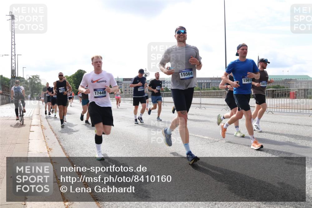 29.06.2025 - hella hamburg halbmarathon Lena Gebhardt http://msf.ph/oto/8410160 29.06.2025 10:17:00 Lombardsbrücke 1252, 7114, 12289, 17449, 15564, 15613, 18875, 1083, 1117, 1137, 1240, 1298, 1331, 1348, 1356, 1403, 1553, 1602, 1825, 2225, 2347, 2908, 2912, 3088, 3176, 3210, 3450, 3464, 3466, 3622, 3687, 4478, 5023, 5036, 5037, 5390, 5929, 5930, 5995, 6126, 6128, 6328, 6488, 6522, 6742, 6941, 6948, 7114, 7115, 7158, 7257, 7345, 7358, 7360, 7376, 7647, 7924, 7928, 7945, 8253, 8263, 8317, 8513, 8558, 8619, 8857, 8983, 9091, 9152, 9208, 9259, 9332, 9492, 9664, 9676, 10076, 10232 meine-sportfotos.de