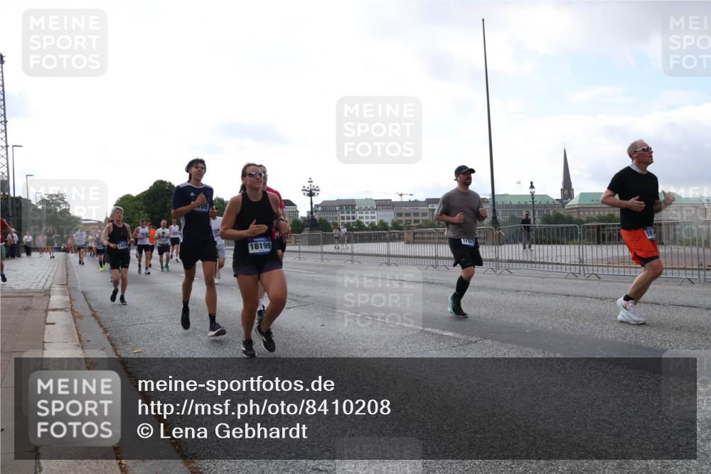29.06.2025 - hella hamburg halbmarathon Lena Gebhardt http://msf.ph/oto/8410208 29.06.2025 10:04:23 Lombardsbrücke 18199, 17071, 59, 1032, 1213, 1355, 1377, 1674, 2011, 2852, 2979, 3488, 3994, 4095, 4146, 4293, 4488, 4587, 5058, 5354, 5365, 5869, 5976, 6142, 6706, 6709, 7017, 8177, 8217, 8421, 8422, 8423, 9489, 9526, 9899, 10213, 10709, 10756, 10834, 10962, 11511, 11582, 12004, 12005, 12653, 12924, 12998, 13173, 13583, 13625, 14340, 14436, 14917, 15520, 15525, 15678, 16099, 16128, 16145, 16753, 16989, 17071, 17098, 17113, 17434, 17437 meine-sportfotos.de