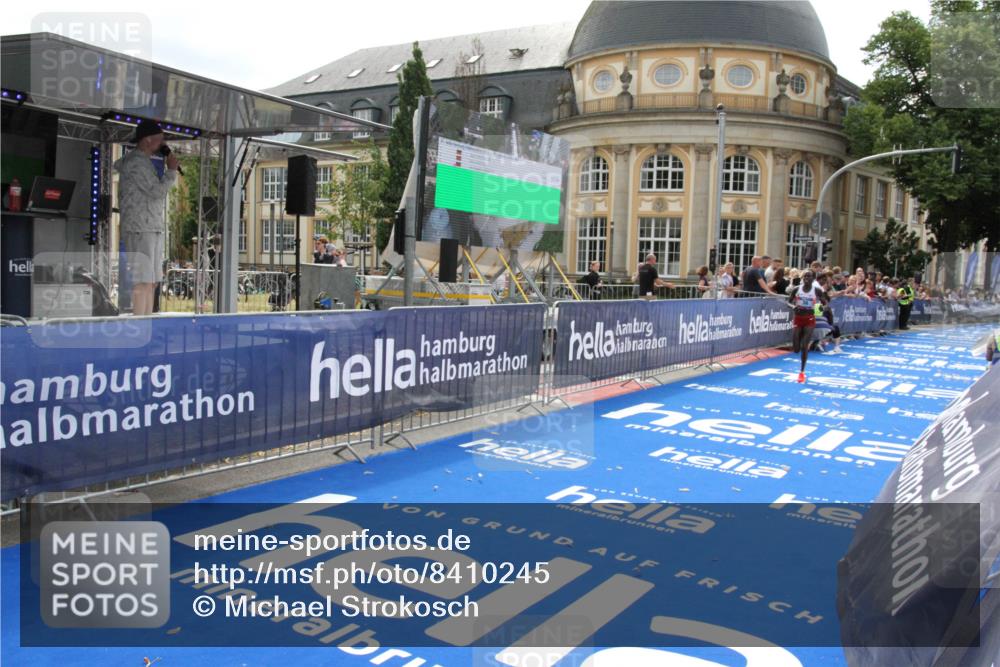 29.06.2025 - hella hamburg halbmarathon Michael Strokosch http://msf.ph/oto/8410245 29.06.2025 10:11:59 Ziel 36 meine-sportfotos.de