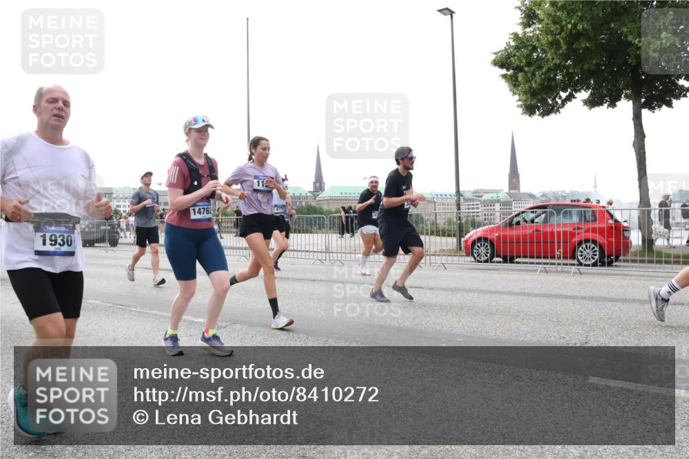 29.06.2025 - hella hamburg halbmarathon Lena Gebhardt http://msf.ph/oto/8410272 29.06.2025 10:50:59 Lombardsbrücke 1930, 14762, 11, 4771, 1129, 1203, 1208, 1404, 1478, 1930, 2200, 2202, 2358, 2380, 2859, 3184, 3229, 3647, 3838, 3934, 4156, 4642, 4652, 4695, 4713, 4771, 4848, 4920, 5131, 5286, 5289, 5530, 6178, 7012, 7133, 7141, 7161, 7770, 7771, 7825, 7938, 8200, 8410, 8779, 8833, 8834, 8986, 9096, 9166, 9167, 9168, 9933, 10029, 10437, 10552, 10614, 10636, 11052, 11252, 11577, 12392, 12393, 14534, 15017, 15416 meine-sportfotos.de