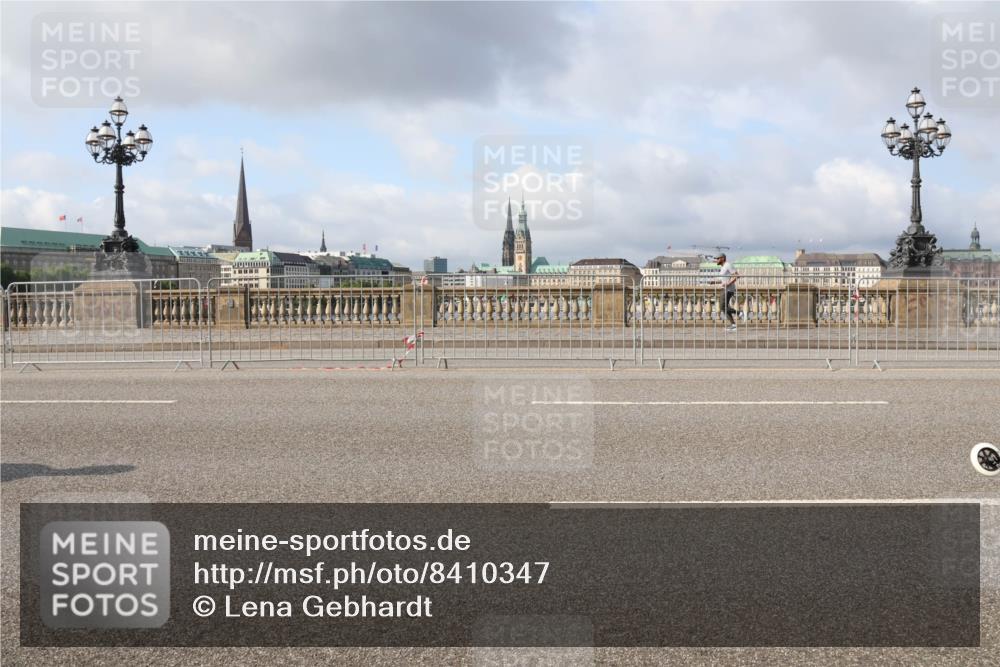 29.06.2025 - hella hamburg halbmarathon Lena Gebhardt http://msf.ph/oto/8410347 29.06.2025 08:55:10 Lombardsbrücke  meine-sportfotos.de