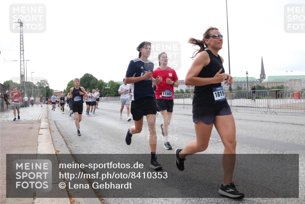 29.06.2025 - hella hamburg halbmarathon Lena Gebhardt http://msf.ph/oto/8410353 29.06.2025 10:04:24 Lombardsbrücke 14436, 11582, 1819, 1032, 1213, 1347, 1355, 1377, 1674, 2011, 2852, 2979, 3488, 3994, 4146, 4293, 4488, 4587, 5058, 5354, 5365, 5869, 5976, 6142, 6311, 6706, 6709, 7017, 8177, 8217, 8421, 8422, 8423, 9489, 9526, 9899, 10213, 10709, 10756, 10834, 10962, 11511, 11582, 12004, 12005, 12653, 12924, 12998, 13173, 13583, 13625, 14340, 14436, 14917, 15520, 15525, 15678, 16099, 16128, 16145, 16753, 16989, 17071, 17113, 17434, 17437 meine-sportfotos.de