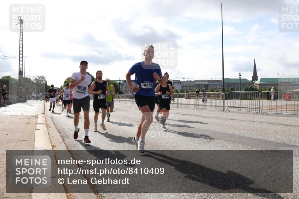 29.06.2025 - hella hamburg halbmarathon Lena Gebhardt http://msf.ph/oto/8410409 29.06.2025 09:50:13 Lombardsbrücke 14990, 12895, 11767, 18275, 16648, 1615, 1675, 1688, 1800, 1803, 1882, 1975, 2324, 2415, 2568, 2573, 2826, 2949, 3332, 3431, 3530, 4303, 4318, 4398, 4528, 4823, 5248, 5409, 5436, 5745, 5791, 5803, 6123, 6458, 6529, 6649, 6682, 6704, 7495, 7774, 7796, 8450, 8629, 8925, 9017, 9116, 9264, 9265, 9294, 9302, 9365, 9711, 9979, 10218, 10680, 10894, 11379, 11765, 11767, 12292, 12327, 12540, 12554, 12839, 12895, 13141, 13457, 13725, 14077, 14204, 14374, 14560, 14688 meine-sportfotos.de