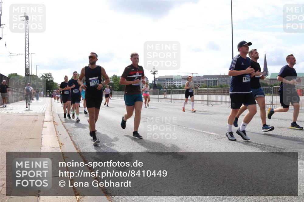 29.06.2025 - hella hamburg halbmarathon Lena Gebhardt http://msf.ph/oto/8410449 29.06.2025 10:17:02 Lombardsbrücke 1320, 7257, 7114, 7114, 12289, 1083, 1117, 1137, 1240, 1298, 1331, 1348, 1356, 1403, 1553, 1602, 1825, 2225, 2347, 2908, 2912, 3088, 3176, 3210, 3450, 3464, 3466, 3622, 5023, 5036, 5037, 5390, 5929, 5930, 5995, 6126, 6128, 6328, 6488, 6522, 6742, 6941, 6948, 7114, 7115, 7257, 7345, 7360, 7376, 7647, 7924, 7928, 7945, 8253, 8263, 8317, 8513, 8558, 8619, 8857, 8983, 9091, 9152, 9208, 9259, 9332, 9492, 9664, 9676, 10076, 10232 meine-sportfotos.de