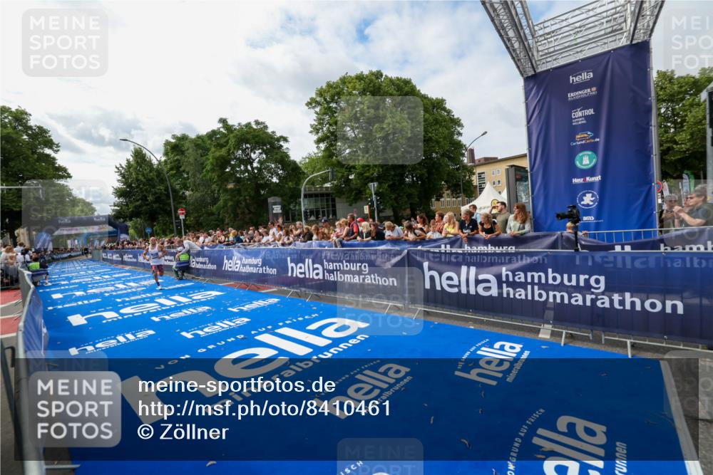 29.06.2025 - hella hamburg halbmarathon Zöllner http://msf.ph/oto/8410461 29.06.2025 10:20:39 Ziel 15526 meine-sportfotos.de