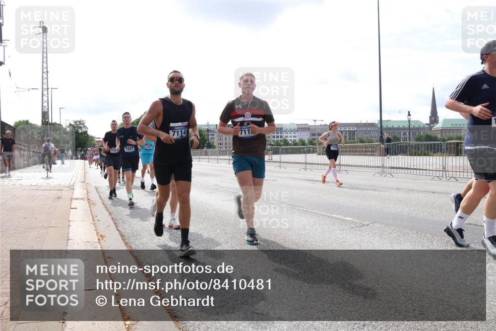 29.06.2025 - hella hamburg halbmarathon Lena Gebhardt http://msf.ph/oto/8410481 29.06.2025 10:17:02 Lombardsbrücke 132, 7257, 1331, 7114, 7114, 711, 1225, 1083, 1117, 1137, 1240, 1298, 1331, 1348, 1356, 1403, 1553, 1602, 1825, 2225, 2347, 2908, 2912, 3088, 3176, 3210, 3450, 3464, 3466, 3622, 5023, 5036, 5037, 5390, 5929, 5930, 5995, 6126, 6128, 6328, 6488, 6522, 6742, 6941, 6948, 7114, 7115, 7257, 7345, 7360, 7376, 7647, 7924, 7928, 7945, 8253, 8263, 8317, 8513, 8558, 8619, 8857, 8983, 9091, 9152, 9208, 9259, 9332, 9492, 9664, 9676, 10076, 10232 meine-sportfotos.de