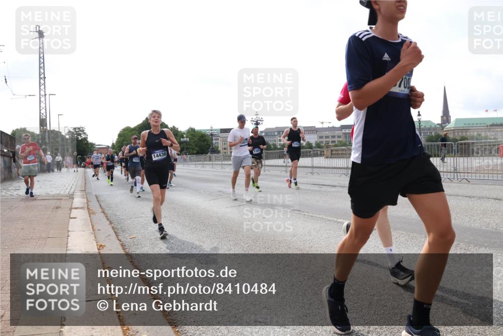 29.06.2025 - hella hamburg halbmarathon Lena Gebhardt http://msf.ph/oto/8410484 29.06.2025 10:04:25 Lombardsbrücke 7017, 14436, 4917, 5365, 109, 1032, 1213, 1347, 1377, 1674, 2011, 2852, 2979, 3488, 3994, 4146, 4293, 4488, 4587, 5058, 5354, 5365, 5869, 5976, 6142, 6311, 6706, 6709, 7017, 8177, 8217, 8421, 8422, 8423, 9489, 9526, 10213, 10709, 10756, 10834, 10962, 11511, 11582, 12004, 12005, 12653, 12924, 12998, 13173, 13583, 13625, 14340, 14436, 14917, 15525, 15678, 16099, 16128, 16145, 16753, 16989, 17071, 17113, 17434, 17437 meine-sportfotos.de