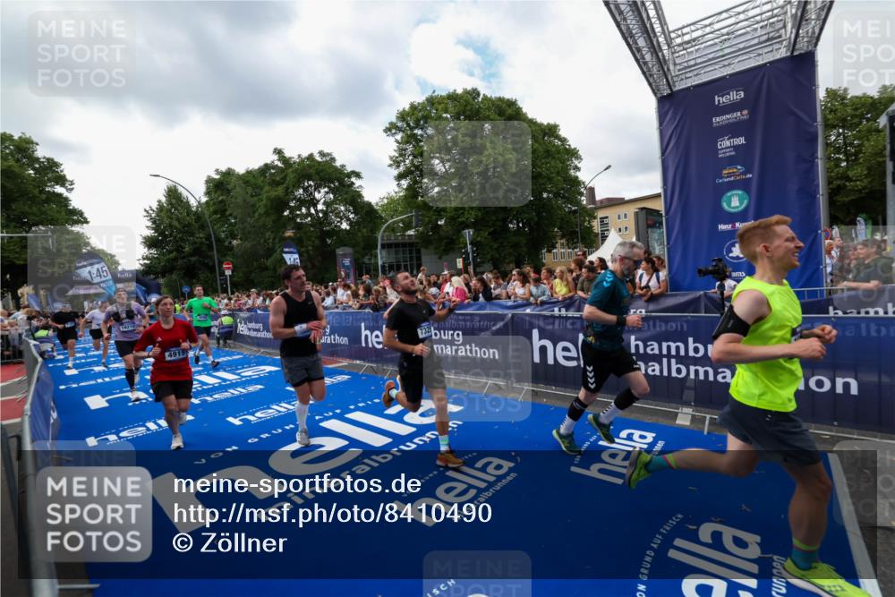 29.06.2025 - hella hamburg halbmarathon Zöllner http://msf.ph/oto/8410490 29.06.2025 10:44:55 Ziel 1941, 2098, 2890, 3004, 3098, 3785, 4425, 4915, 7056, 7167, 7325, 9030, 9720, 12161, 16834, 17382, 17406, 18631, 19207, 19210 meine-sportfotos.de