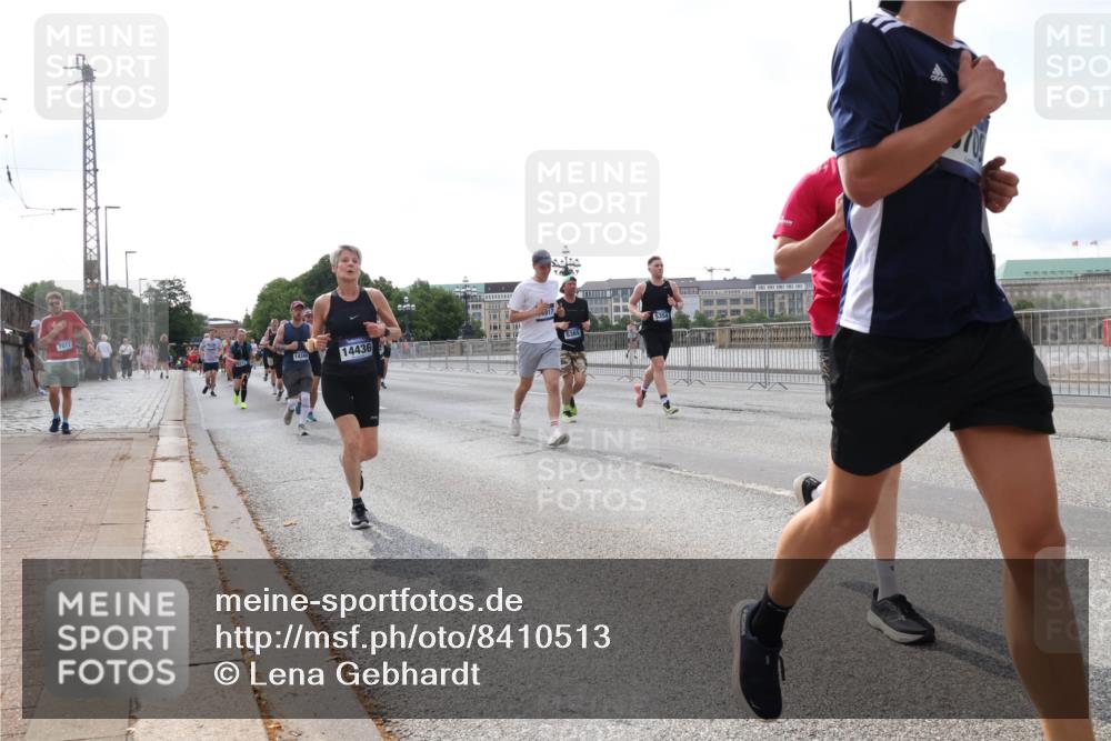 29.06.2025 - hella hamburg halbmarathon Lena Gebhardt http://msf.ph/oto/8410513 29.06.2025 10:04:25 Lombardsbrücke 7017, 14340, 14436, 317, 5365, 5354, 1032, 1213, 1347, 1377, 1674, 2011, 2852, 2979, 3488, 3994, 4146, 4293, 4488, 4587, 5058, 5354, 5365, 5869, 5976, 6142, 6311, 6706, 6709, 7017, 8177, 8217, 8421, 8422, 8423, 9489, 9526, 10213, 10709, 10756, 10834, 10962, 11511, 11582, 12004, 12005, 12653, 12924, 12998, 13173, 13583, 13625, 14340, 14436, 14917, 15525, 15678, 16099, 16128, 16145, 16753, 16989, 17071, 17113, 17434, 17437 meine-sportfotos.de