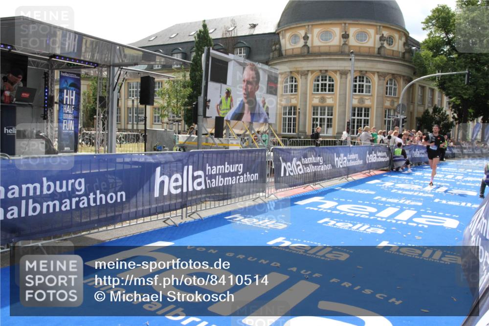29.06.2025 - hella hamburg halbmarathon Michael Strokosch http://msf.ph/oto/8410514 29.06.2025 10:14:32 Ziel 19227 meine-sportfotos.de