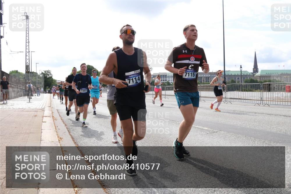 29.06.2025 - hella hamburg halbmarathon Lena Gebhardt http://msf.ph/oto/8410577 29.06.2025 10:17:03 Lombardsbrücke 7257, 1331, 7114, 7114, 7115, 122, 1083, 1117, 1137, 1240, 1298, 1331, 1348, 1356, 1403, 1477, 1553, 1602, 1825, 2225, 2347, 2908, 2912, 3088, 3176, 3210, 3450, 3464, 3466, 3622, 5023, 5036, 5037, 5390, 5929, 5930, 5995, 6126, 6128, 6328, 6522, 6742, 6941, 6948, 7114, 7115, 7257, 7345, 7360, 7376, 7445, 7647, 7924, 7928, 7945, 8253, 8263, 8317, 8513, 8558, 8619, 8857, 8983, 9091, 9152, 9208, 9259, 9332, 9492, 9664, 9676, 10232 meine-sportfotos.de