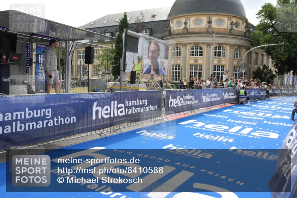 29.06.2025 - hella hamburg halbmarathon Michael Strokosch http://msf.ph/oto/8410588 29.06.2025 10:15:38 Ziel 12673 meine-sportfotos.de
