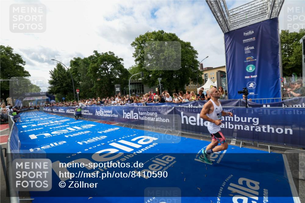 29.06.2025 - hella hamburg halbmarathon Zöllner http://msf.ph/oto/8410590 29.06.2025 10:20:42 Ziel 14360, 15526 meine-sportfotos.de