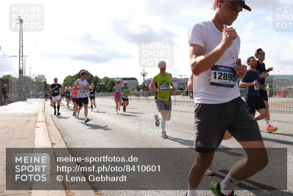 29.06.2025 - hella hamburg halbmarathon Lena Gebhardt http://msf.ph/oto/8410601 29.06.2025 09:50:14 Lombardsbrücke 16087, 3154, 1372, 4823, 12292, 12895, 3332, 1615, 1675, 1688, 1800, 1803, 1882, 1975, 2324, 2415, 2568, 2573, 2675, 2719, 2826, 2949, 3332, 3431, 3530, 4318, 4398, 4528, 4823, 5248, 5409, 5436, 5745, 5791, 5803, 6123, 6458, 6529, 6649, 6682, 6704, 7495, 7774, 7796, 8450, 8629, 8925, 9017, 9116, 9264, 9265, 9294, 9302, 9365, 9711, 9979, 10218, 10680, 10894, 11379, 11765, 11767, 12292, 12327, 12540, 12554, 12839, 12895, 13141, 13457, 13725, 14077, 14204, 14374, 14560 meine-sportfotos.de