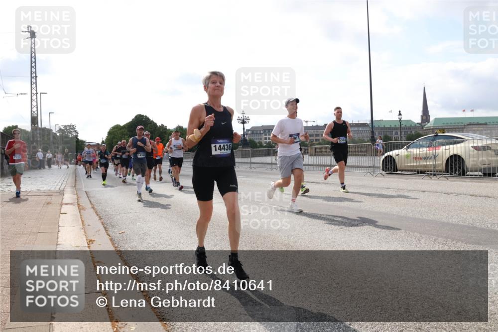 29.06.2025 - hella hamburg halbmarathon Lena Gebhardt http://msf.ph/oto/8410641 29.06.2025 10:04:26 Lombardsbrücke 7017, 14340, 14436, 1213, 1347, 1377, 1674, 2011, 2852, 2979, 3488, 3994, 4146, 4293, 4488, 4587, 5058, 5354, 5365, 5869, 5976, 6142, 6311, 6706, 6709, 7017, 8177, 8217, 8421, 8422, 8423, 9489, 9526, 10100, 10213, 10709, 10756, 10834, 10962, 11511, 11582, 12004, 12005, 12924, 12998, 13173, 13533, 13583, 13625, 14340, 14436, 14917, 15525, 15532, 15678, 16099, 16128, 16145, 16753, 16989, 17071, 17113, 17434, 17437 meine-sportfotos.de
