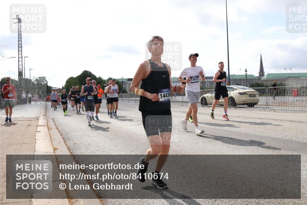 29.06.2025 - hella hamburg halbmarathon Lena Gebhardt http://msf.ph/oto/8410674 29.06.2025 10:04:26 Lombardsbrücke 7017, 14340, 14436, 14917, 1213, 1347, 1377, 1674, 2011, 2852, 2979, 3488, 3994, 4146, 4293, 4488, 4587, 5058, 5354, 5365, 5869, 5976, 6142, 6311, 6706, 6709, 7017, 8177, 8217, 8421, 8422, 8423, 9489, 9526, 10100, 10213, 10709, 10756, 10834, 10962, 11511, 11582, 12004, 12005, 12924, 12998, 13173, 13533, 13583, 13625, 14340, 14436, 14917, 15525, 15532, 15678, 16099, 16128, 16145, 16753, 16989, 17071, 17113, 17434, 17437 meine-sportfotos.de