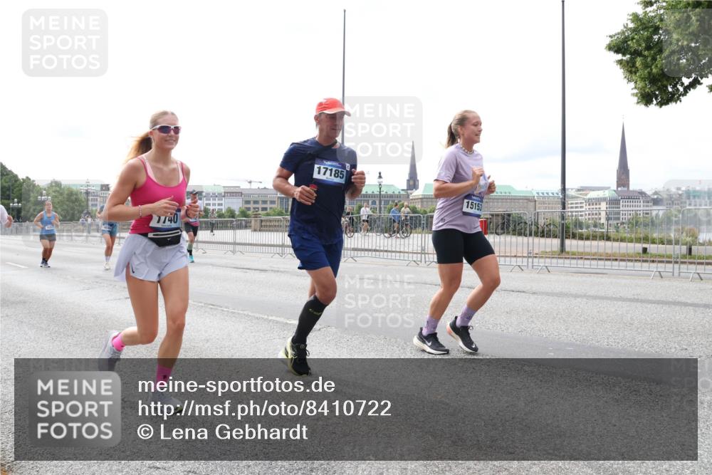 29.06.2025 - hella hamburg halbmarathon Lena Gebhardt http://msf.ph/oto/8410722 29.06.2025 10:25:12 Lombardsbrücke 7740, 17185, 15153, 1627, 1740, 2000, 2108, 2249, 2278, 3920, 3961, 3963, 4008, 4010, 4444, 5126, 5564, 5814, 6869, 7778, 8083, 8962, 9573, 9927, 11157, 11400, 11662, 11816, 11817, 11921, 13510, 13842, 14086, 14649, 14898, 15016, 15119, 15124, 15153, 15679, 15942, 16421, 16422, 17185, 17535, 17954, 18194, 18198 meine-sportfotos.de