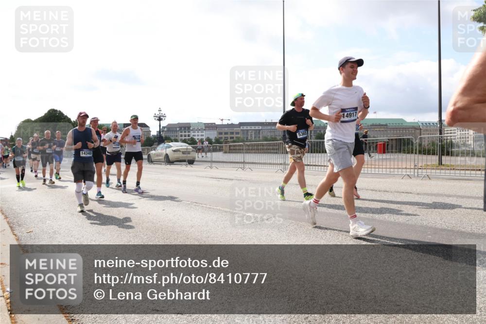 29.06.2025 - hella hamburg halbmarathon Lena Gebhardt http://msf.ph/oto/8410777 29.06.2025 10:04:27 Lombardsbrücke 8217, 14340, 129, 5365, 14917, 1213, 1347, 1377, 1674, 2011, 2852, 2979, 3488, 3994, 4146, 4293, 4488, 4587, 5058, 5354, 5365, 5869, 5976, 6142, 6311, 6706, 6709, 7017, 8177, 8217, 8421, 8422, 8423, 9489, 9526, 10100, 10213, 10709, 10756, 10834, 10962, 11511, 11582, 12004, 12005, 12924, 12998, 13173, 13533, 13583, 13625, 14340, 14436, 14917, 15525, 15532, 15678, 16099, 16128, 16145, 16753, 16989, 16995, 17071, 17113, 17434, 17437 meine-sportfotos.de