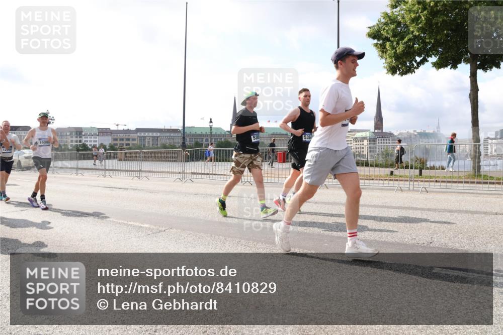 29.06.2025 - hella hamburg halbmarathon Lena Gebhardt http://msf.ph/oto/8410829 29.06.2025 10:04:27 Lombardsbrücke 12998, 1609, 538, 5354, 1213, 1347, 1377, 1674, 2011, 2852, 2979, 3488, 3994, 4146, 4293, 4488, 4587, 5058, 5354, 5365, 5869, 5976, 6142, 6311, 6706, 6709, 7017, 8177, 8217, 8421, 8422, 8423, 9489, 9526, 10100, 10213, 10709, 10756, 10834, 10962, 11511, 11582, 12004, 12005, 12924, 12998, 13173, 13533, 13583, 13625, 14340, 14436, 14917, 15525, 15532, 15678, 16099, 16128, 16145, 16753, 16989, 16995, 17071, 17113, 17434, 17437 meine-sportfotos.de