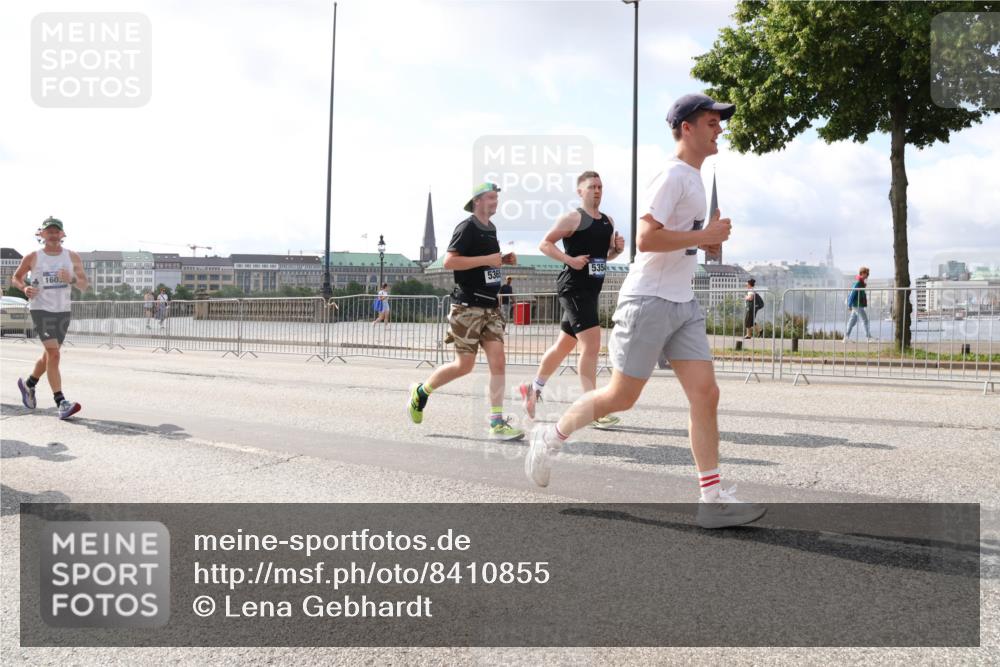 29.06.2025 - hella hamburg halbmarathon Lena Gebhardt http://msf.ph/oto/8410855 29.06.2025 10:04:27 Lombardsbrücke 1605, 5365, 5354, 1213, 1347, 1377, 1674, 2011, 2852, 2979, 3488, 3994, 4146, 4293, 4488, 4587, 5058, 5354, 5365, 5869, 5976, 6142, 6311, 6706, 6709, 7017, 8177, 8217, 8421, 8422, 8423, 9489, 9526, 10100, 10213, 10709, 10756, 10834, 10962, 11511, 11582, 12004, 12005, 12924, 12998, 13173, 13533, 13583, 13625, 14340, 14436, 14917, 15525, 15532, 15678, 16099, 16128, 16145, 16753, 16989, 16995, 17071, 17113, 17434, 17437 meine-sportfotos.de