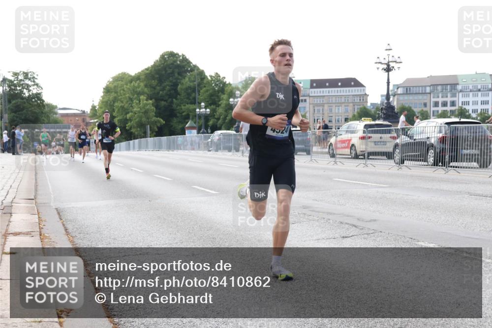 29.06.2025 - hella hamburg halbmarathon Lena Gebhardt http://msf.ph/oto/8410862 29.06.2025 09:39:12 Lombardsbrücke 4524, 4524, 14188, 16529, 18694, 19072 meine-sportfotos.de