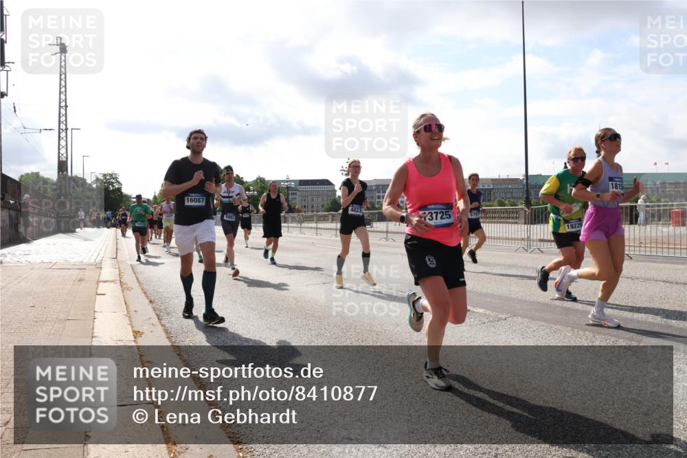 29.06.2025 - hella hamburg halbmarathon Lena Gebhardt http://msf.ph/oto/8410877 29.06.2025 09:50:17 Lombardsbrücke 16087, 4823, 3725, 5791, 19229, 1815, 661, 1358, 1615, 1675, 1688, 1697, 1700, 1800, 1803, 1882, 1975, 2415, 2568, 2675, 2719, 2826, 2949, 3332, 3431, 3530, 4229, 4318, 4380, 4398, 4528, 4823, 5248, 5409, 5436, 5745, 5791, 5803, 6123, 6458, 6529, 6649, 6682, 6704, 7495, 7774, 7796, 8450, 8629, 8925, 9017, 9116, 9294, 9302, 9365, 9711, 9979, 10218, 10680, 10894, 11379, 11765, 11767, 12292, 12327, 12540, 12554, 12839, 12895, 13141, 13457, 13725, 14077, 14560 meine-sportfotos.de