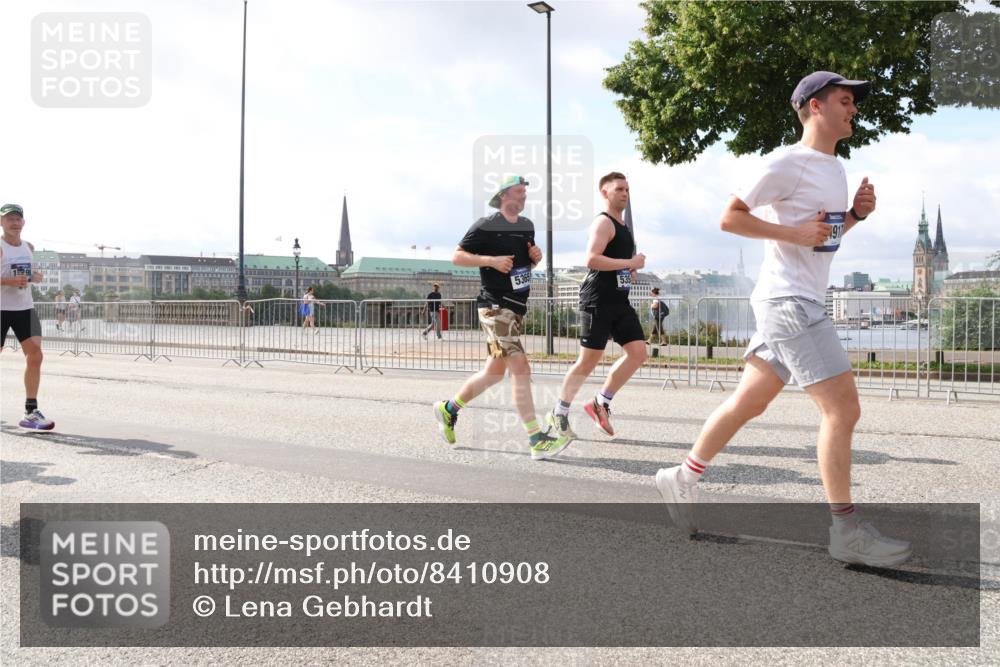29.06.2025 - hella hamburg halbmarathon Lena Gebhardt http://msf.ph/oto/8410908 29.06.2025 10:04:27 Lombardsbrücke 199, 5365, 1213, 1347, 1377, 1674, 2011, 2852, 2979, 3488, 3994, 4146, 4293, 4488, 4587, 5058, 5354, 5365, 5869, 5976, 6142, 6311, 6706, 6709, 7017, 8177, 8217, 8421, 8422, 8423, 9489, 9526, 10100, 10213, 10709, 10756, 10834, 10962, 11511, 11582, 12004, 12005, 12924, 12998, 13173, 13533, 13583, 13625, 14340, 14436, 14917, 15525, 15532, 15678, 16099, 16128, 16145, 16753, 16989, 16995, 17071, 17113, 17434, 17437 meine-sportfotos.de
